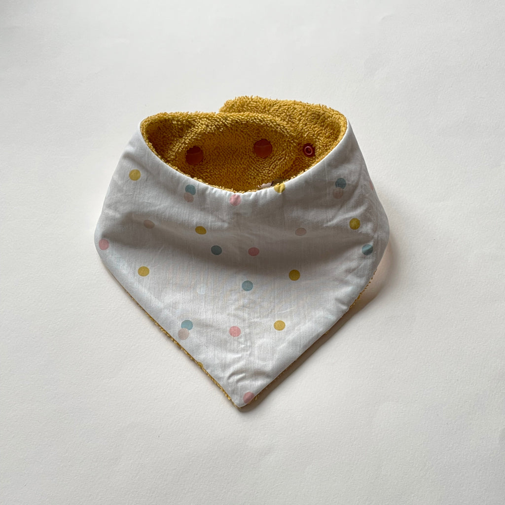 mini bavoir bandana pour les dents de bébé motif confettis Carotte & Cie