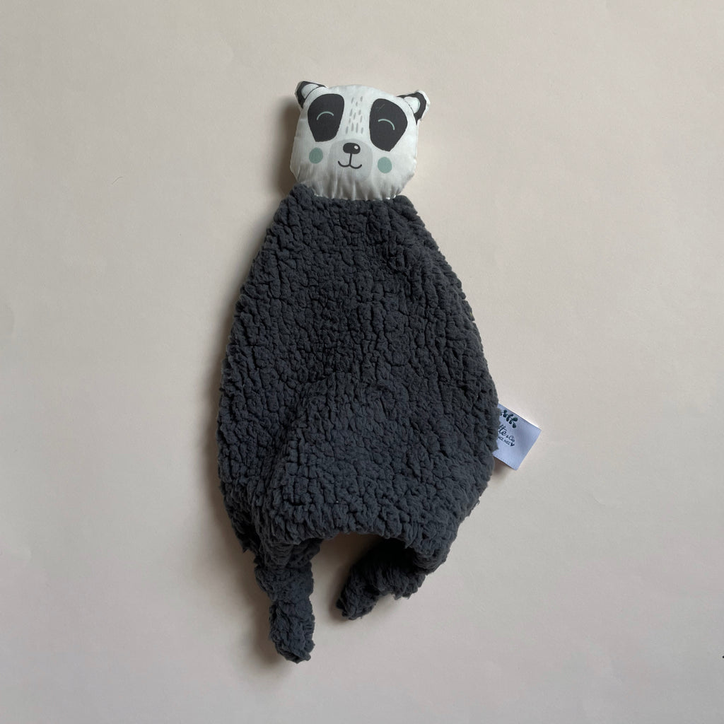 doudou teddy gris anthracite motif panda noir et blanc Carotte & Cie