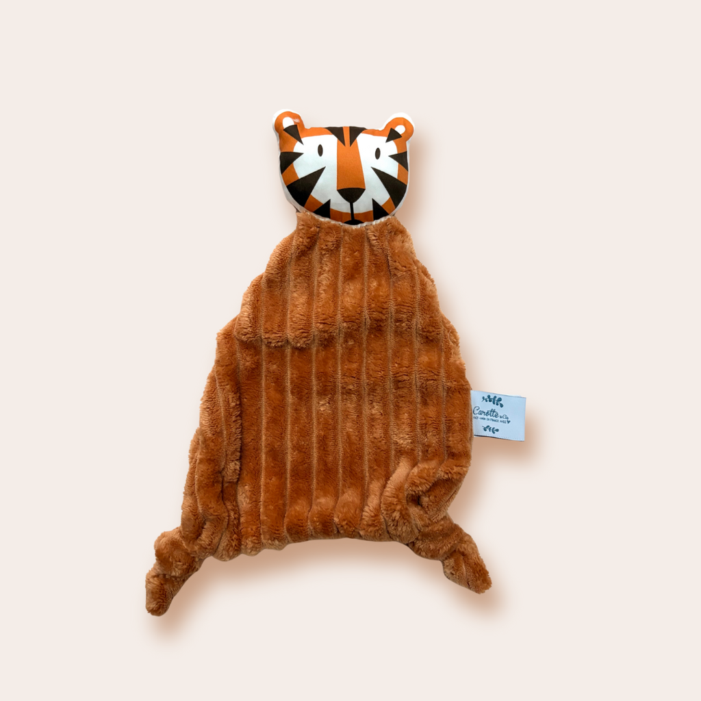 doudou plat Tigre en velours minky côtelé camel et beige tout doux Carotte & Cie