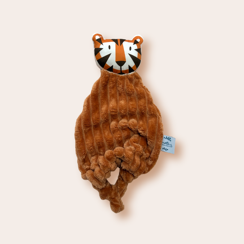 doudou plat Tigre en velours minky côtelé camel et beige tout doux Carotte & Cie