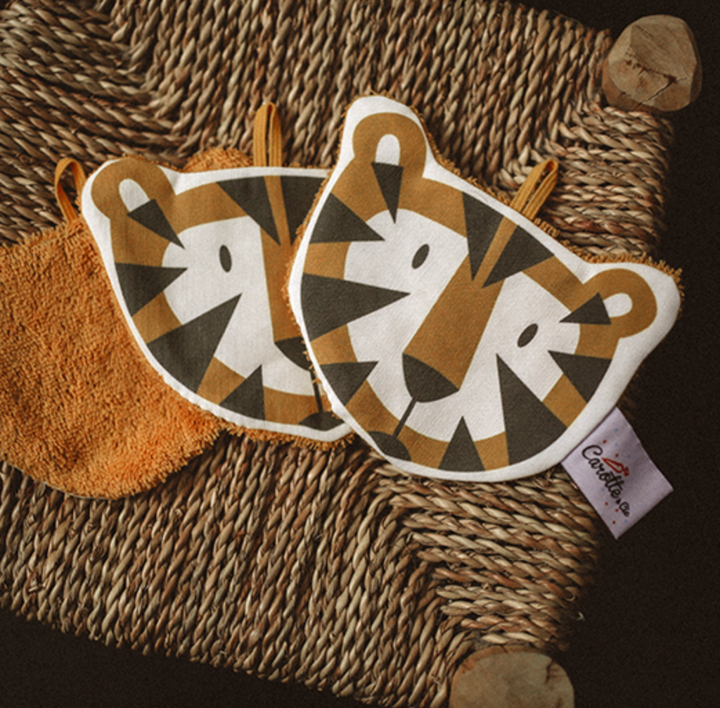Lot de 3 grandes lingettes illustrée au motif tigre orange camel en coton biologique et dessiné avec amour par Carotte & Cie