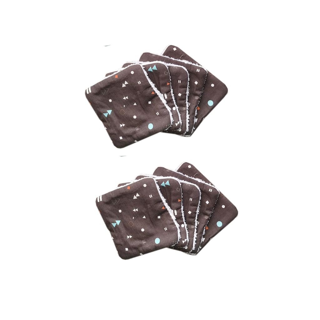 lot de 10 lingettes lavables format carré motif exclusif play sur fond chocolat dessiné et fabriqué en France par Carotte & Cie